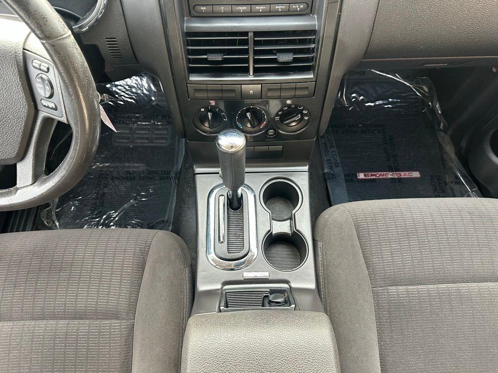 Ford Explorer Sport Trac RWD 4dr XLT 2010