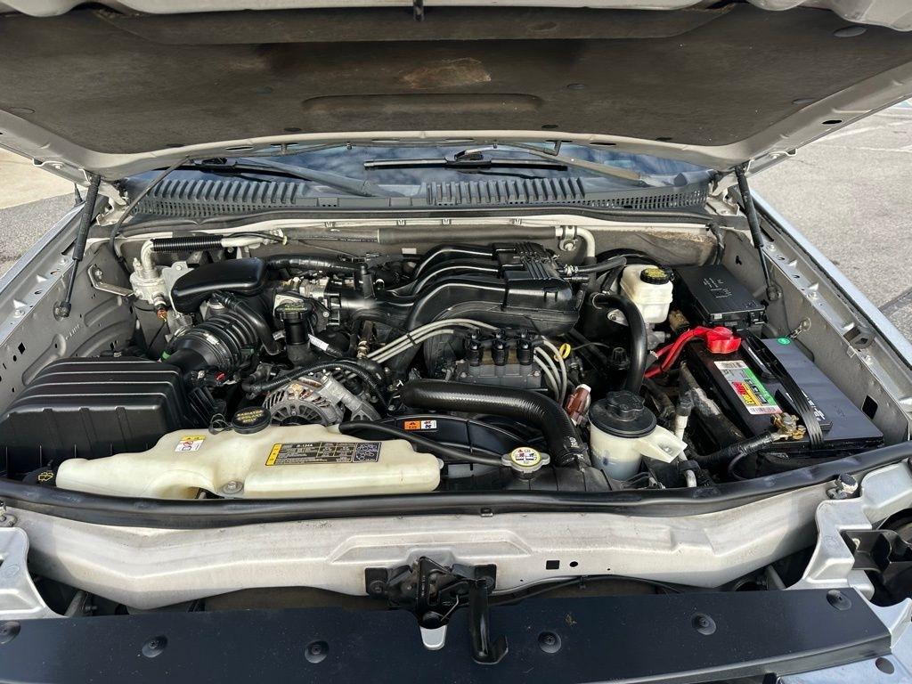 Ford Explorer Sport Trac RWD 4dr XLT 2010