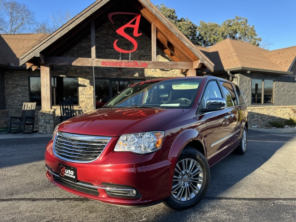 2015 Chrysler Town & Country Touring-L