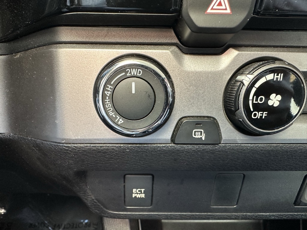 Toyota Tacoma 4WD Access Cab V6 AT TRD Off Road (Natl) 2016