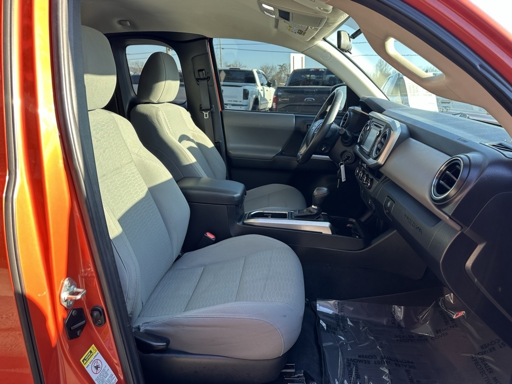 Toyota Tacoma 4WD Access Cab V6 AT TRD Off Road (Natl) 2016