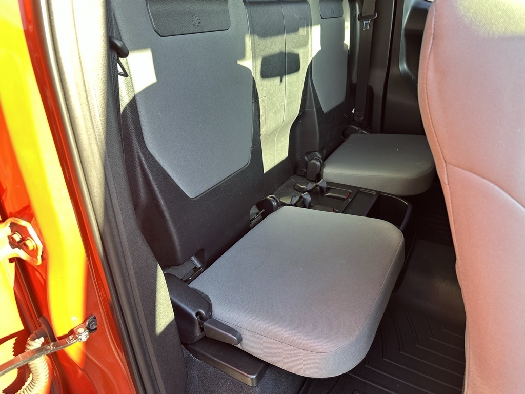 Toyota Tacoma 4WD Access Cab V6 AT TRD Off Road (Natl) 2016