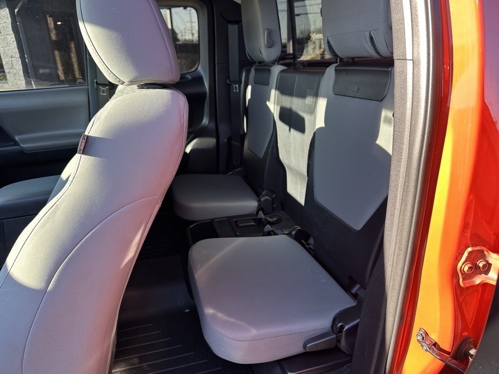 Toyota Tacoma 4WD Access Cab V6 AT TRD Off Road (Natl) 2016