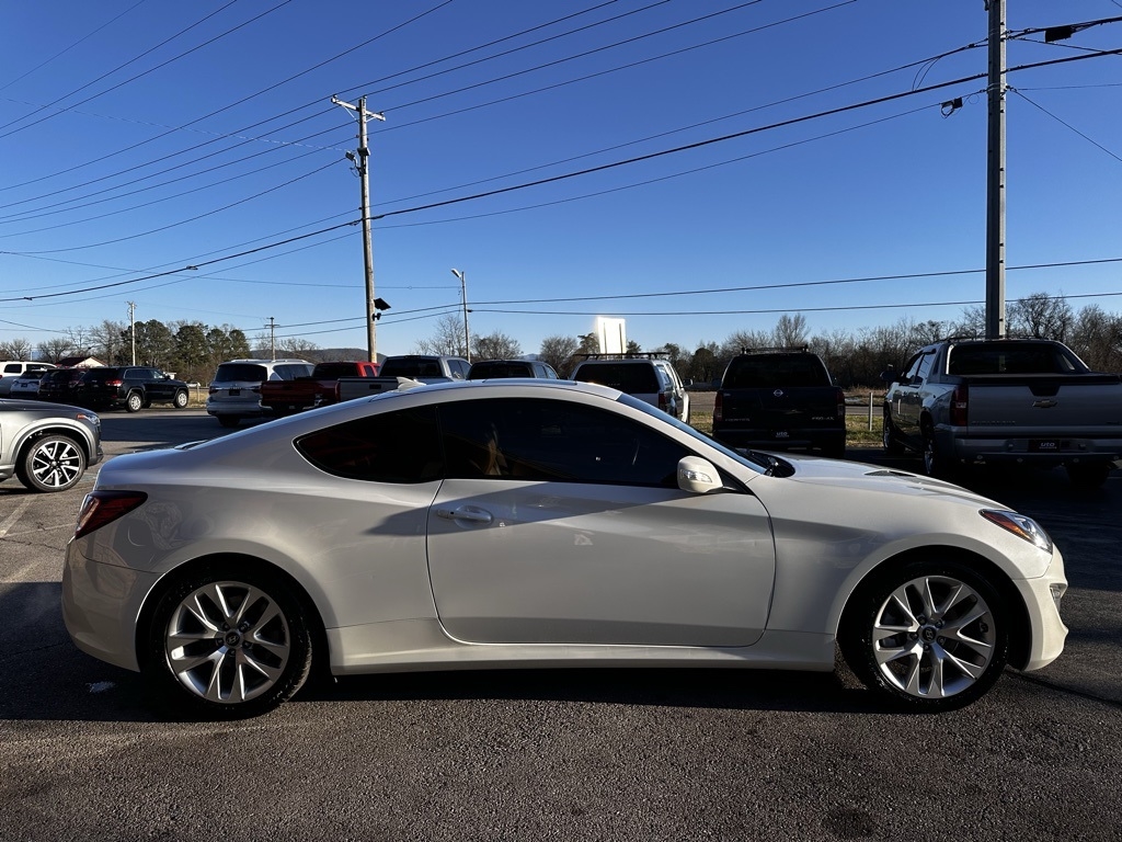 Hyundai Genesis Coupe 2dr V6 3.8L Auto Grand Touring w/Tan Lth 2013