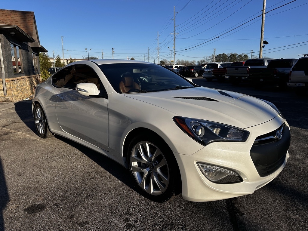 Hyundai Genesis Coupe 2dr V6 3.8L Auto Grand Touring w/Tan Lth 2013