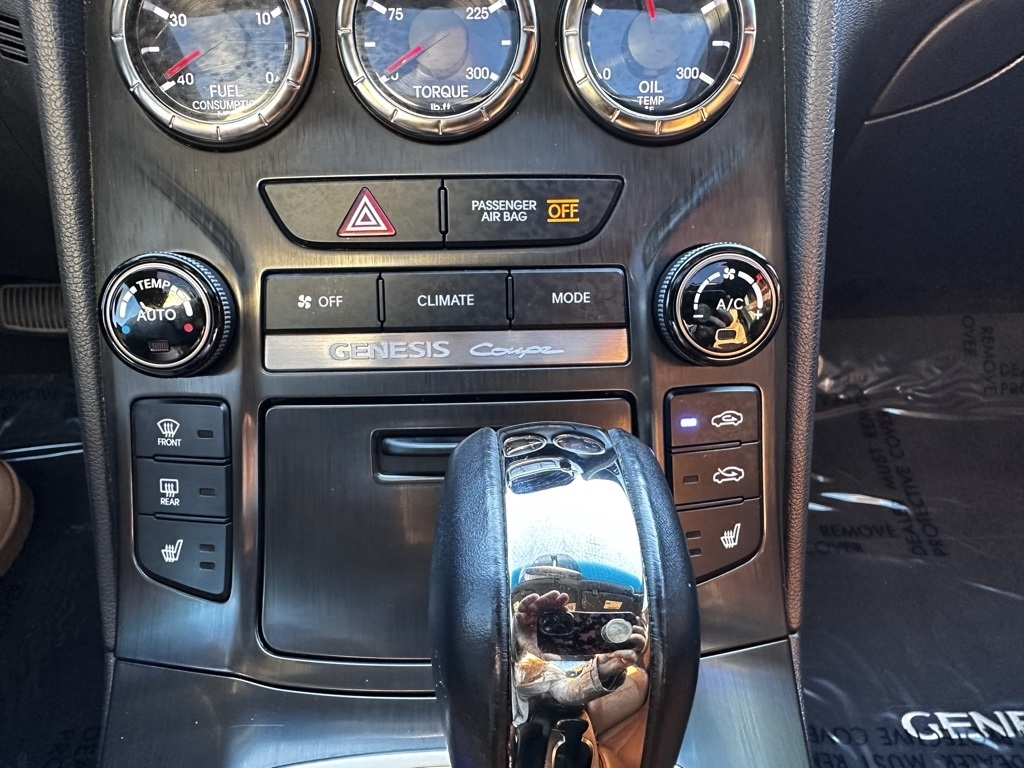Hyundai Genesis Coupe 2dr V6 3.8L Auto Grand Touring w/Tan Lth 2013