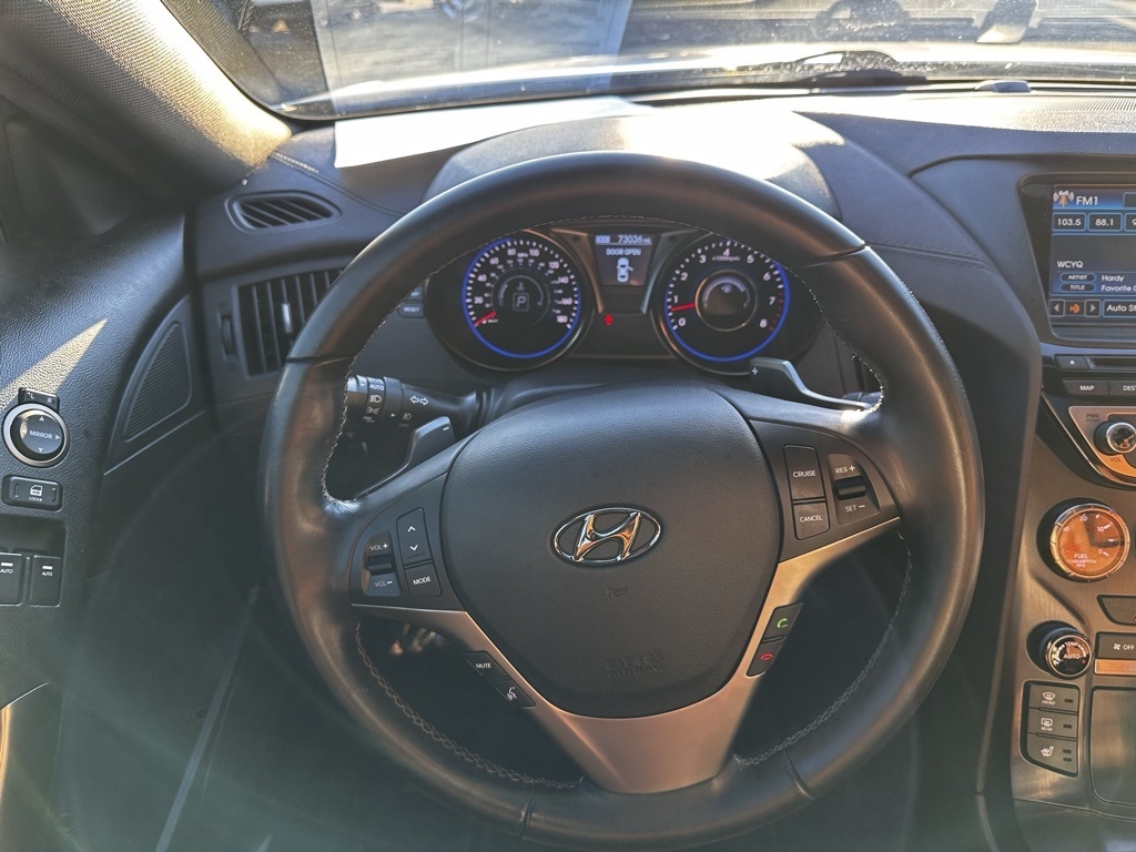 Hyundai Genesis Coupe 2dr V6 3.8L Auto Grand Touring w/Tan Lth 2013