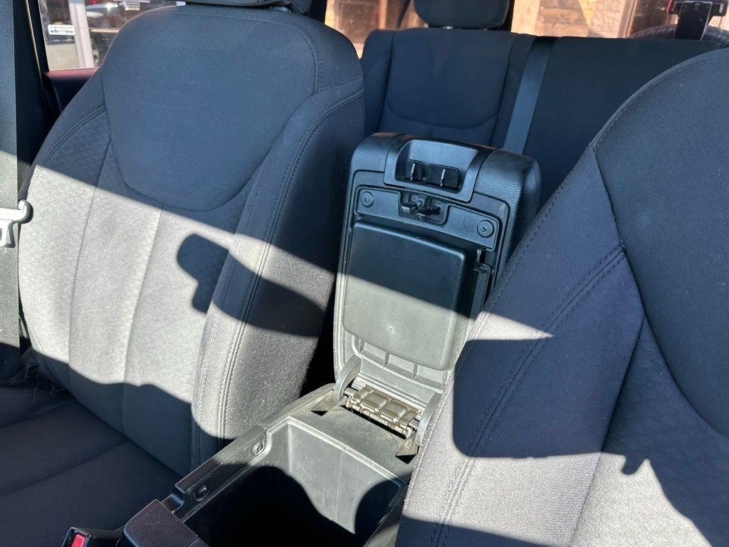 Jeep Wrangler Unlimited 4WD 4dr Sport 2013