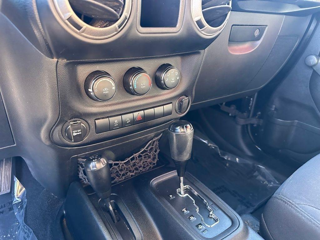 Jeep Wrangler Unlimited 4WD 4dr Sport 2013