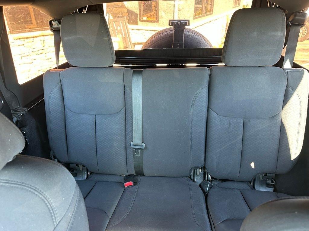 Jeep Wrangler Unlimited 4WD 4dr Sport 2013