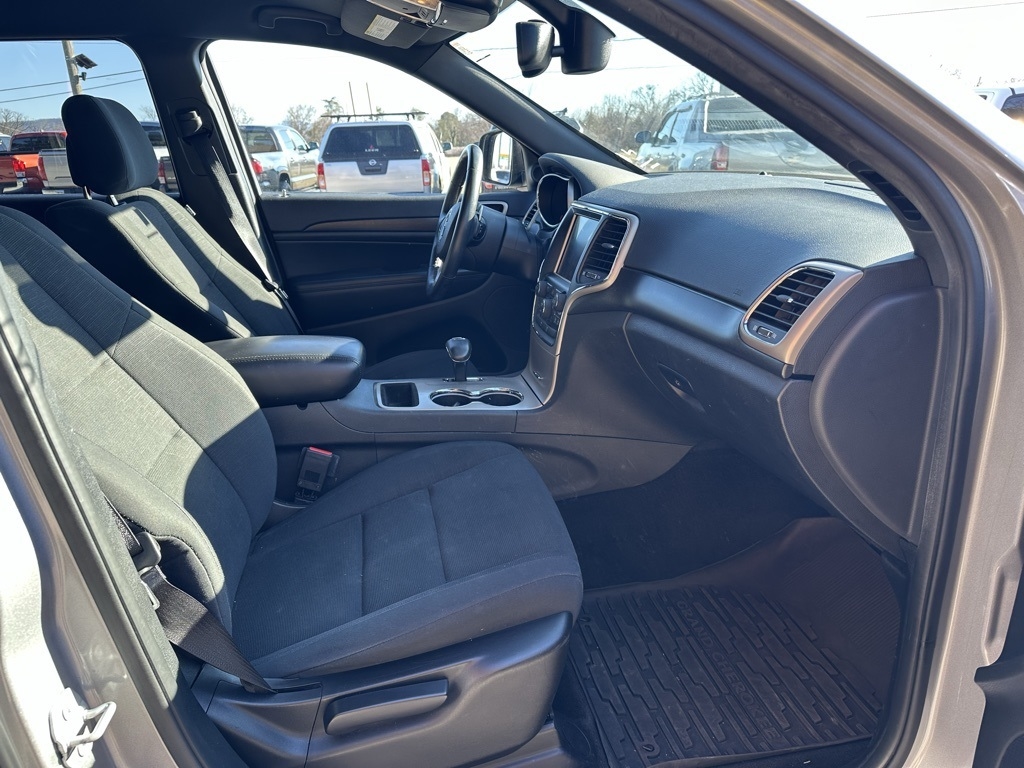 Jeep Grand Cherokee RWD 4dr Laredo 2015