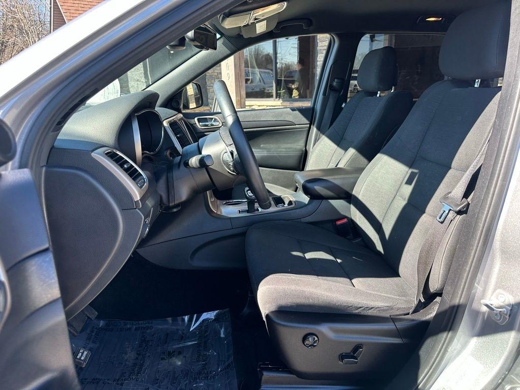 Jeep Grand Cherokee RWD 4dr Laredo 2015