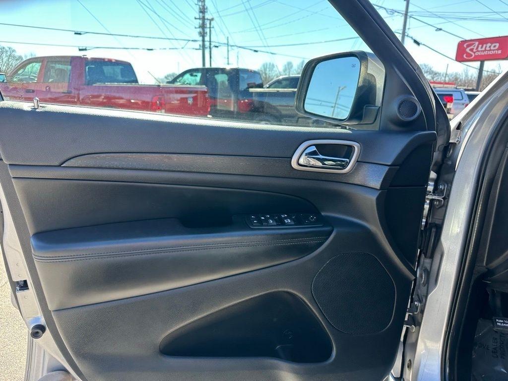 Jeep Grand Cherokee RWD 4dr Laredo 2015