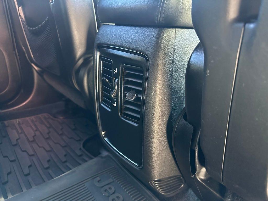 Jeep Grand Cherokee RWD 4dr Laredo 2015