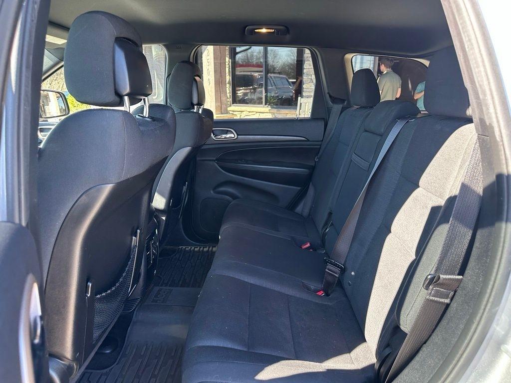 Jeep Grand Cherokee RWD 4dr Laredo 2015