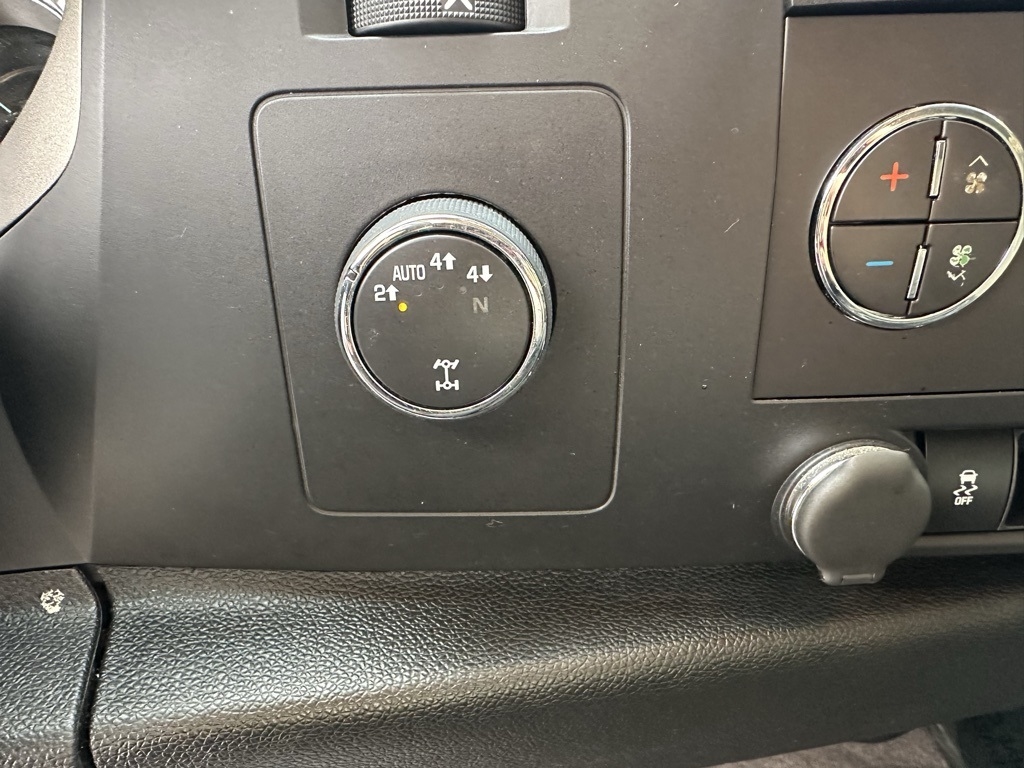 Chevrolet Silverado 1500 4WD Ext Cab 143.5" LT 2013