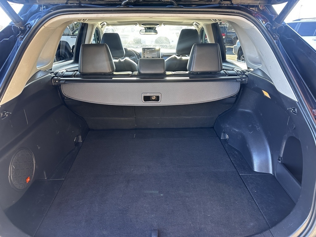 Toyota RAV4 XLE Premium FWD (Natl) 2019