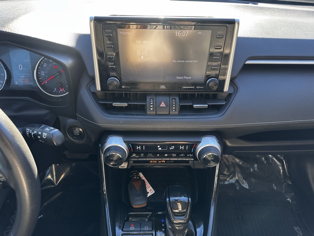 Toyota RAV4 XLE Premium FWD (Natl) 2019