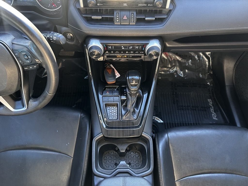 Toyota RAV4 XLE Premium FWD (Natl) 2019