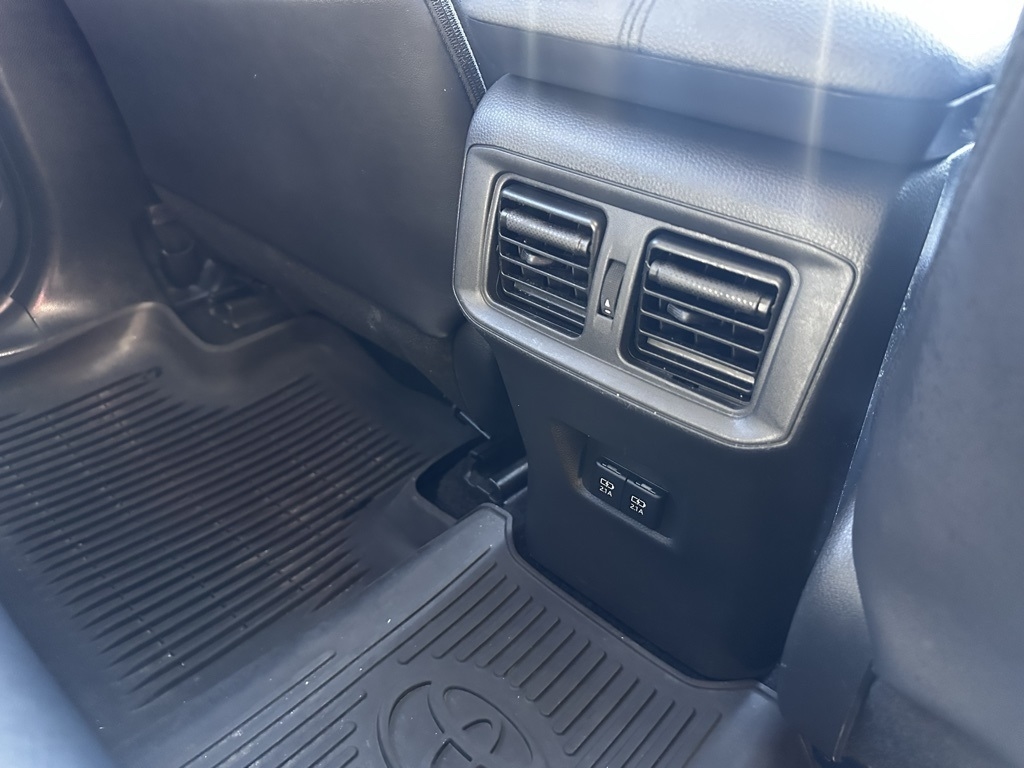 Toyota RAV4 XLE Premium FWD (Natl) 2019