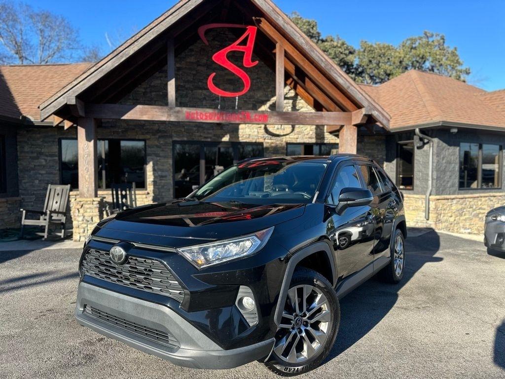 Toyota RAV4 XLE Premium FWD (Natl) 2019