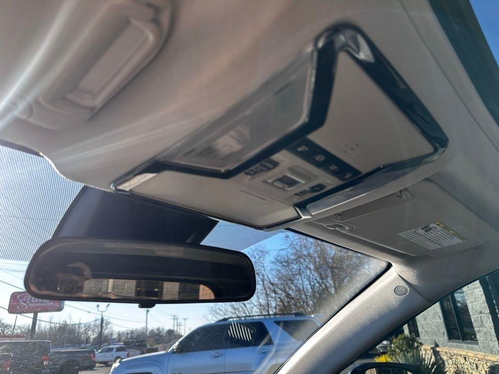 Toyota RAV4 XLE Premium FWD (Natl) 2019