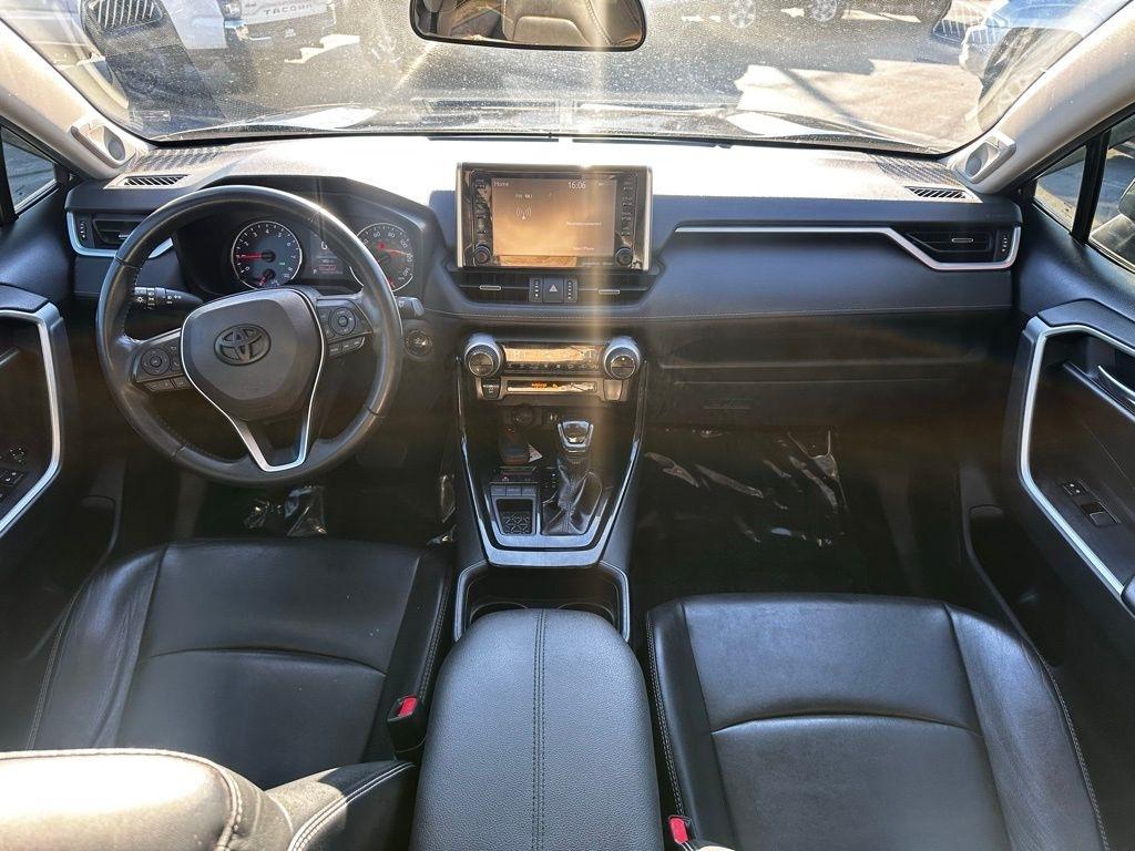 Toyota RAV4 XLE Premium FWD (Natl) 2019