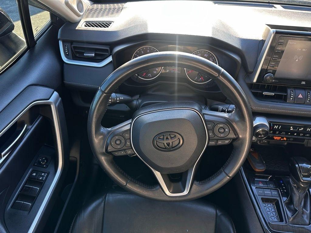 Toyota RAV4 XLE Premium FWD (Natl) 2019
