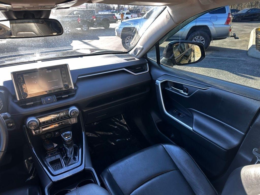 Toyota RAV4 XLE Premium FWD (Natl) 2019