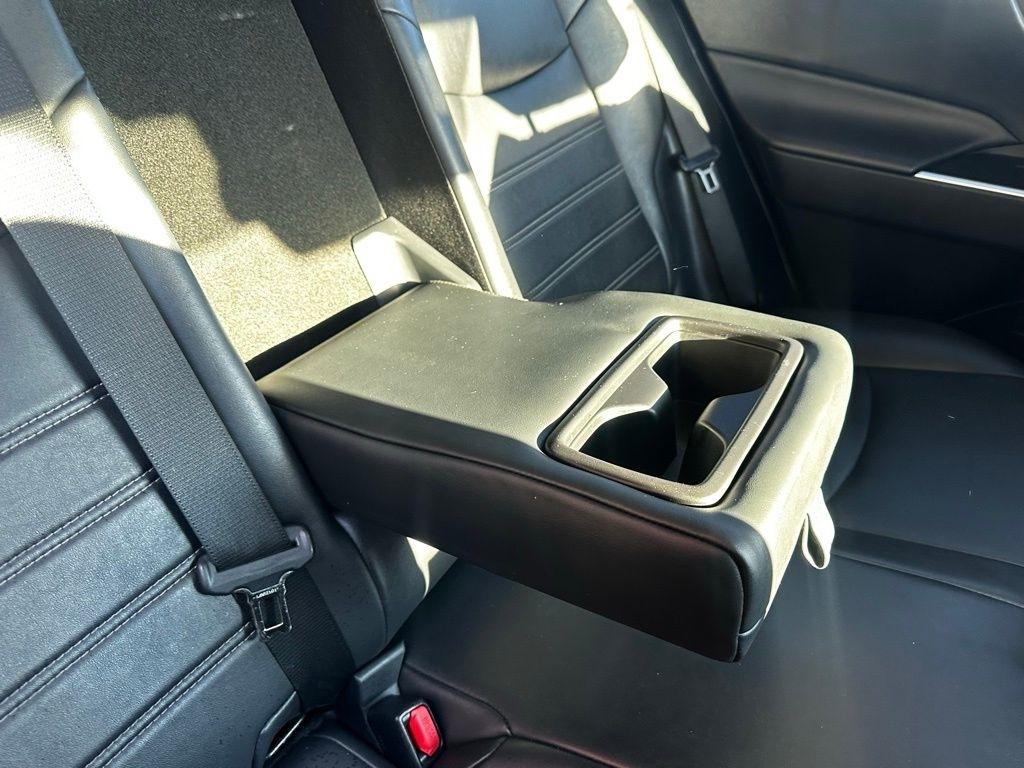 Toyota RAV4 XLE Premium FWD (Natl) 2019