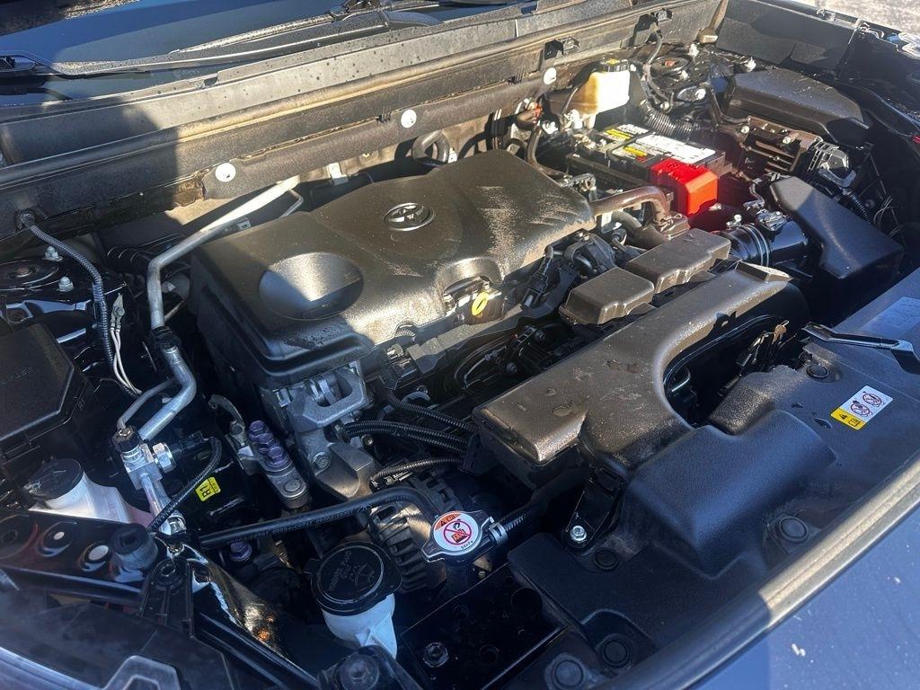 Toyota RAV4 XLE Premium FWD (Natl) 2019