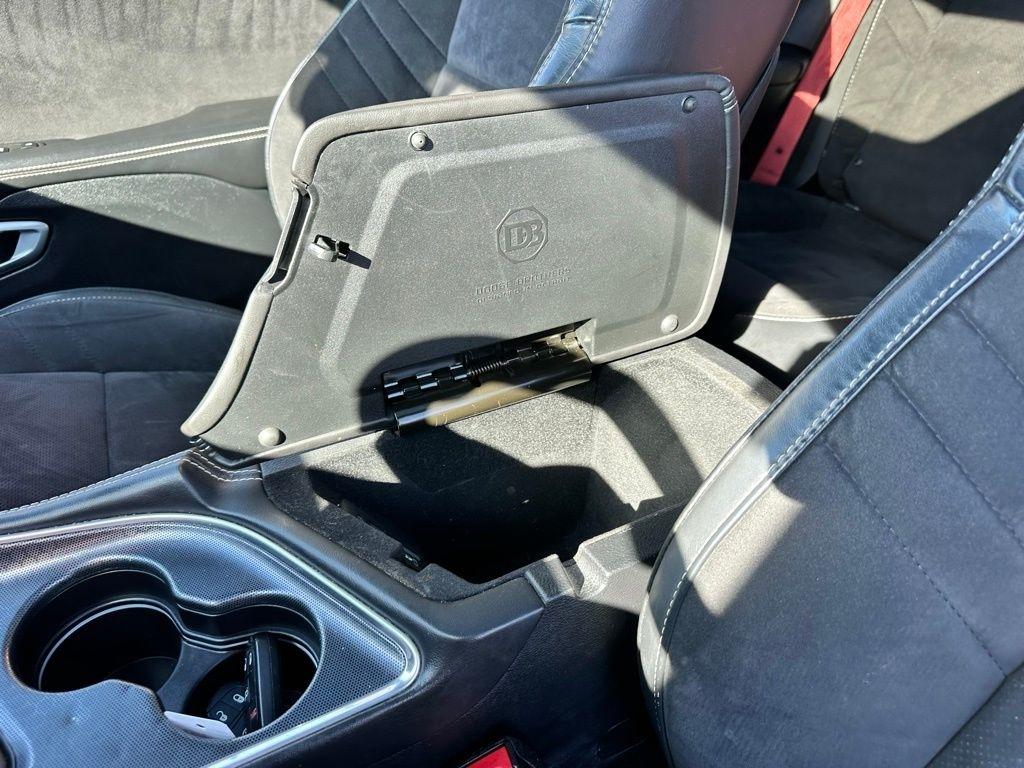 Dodge Challenger 2dr Cpe SRT 392 2015