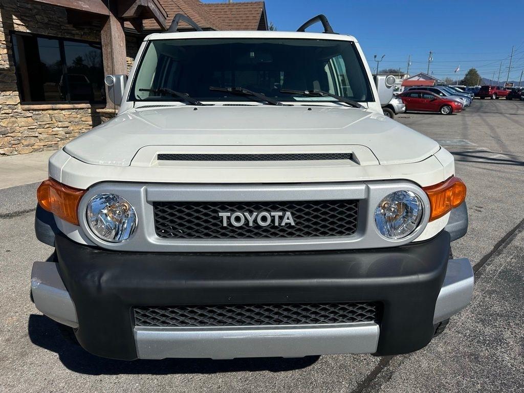 Toyota FJ Cruiser RWD 4dr Auto (Natl) 2010