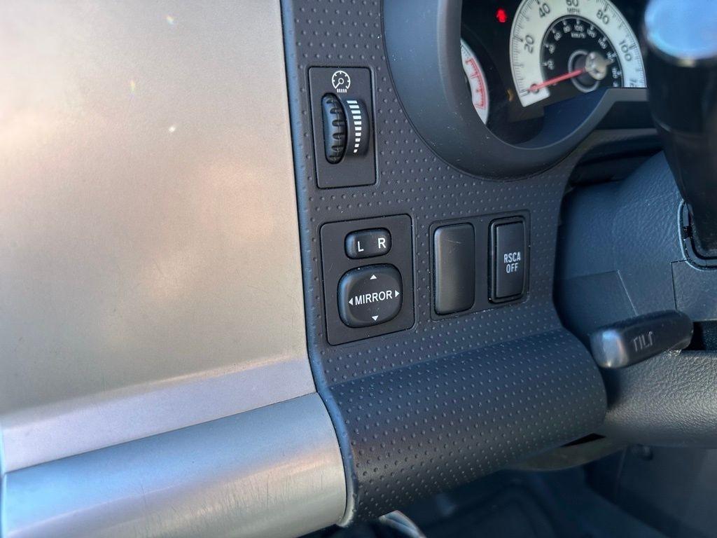 Toyota FJ Cruiser RWD 4dr Auto (Natl) 2010