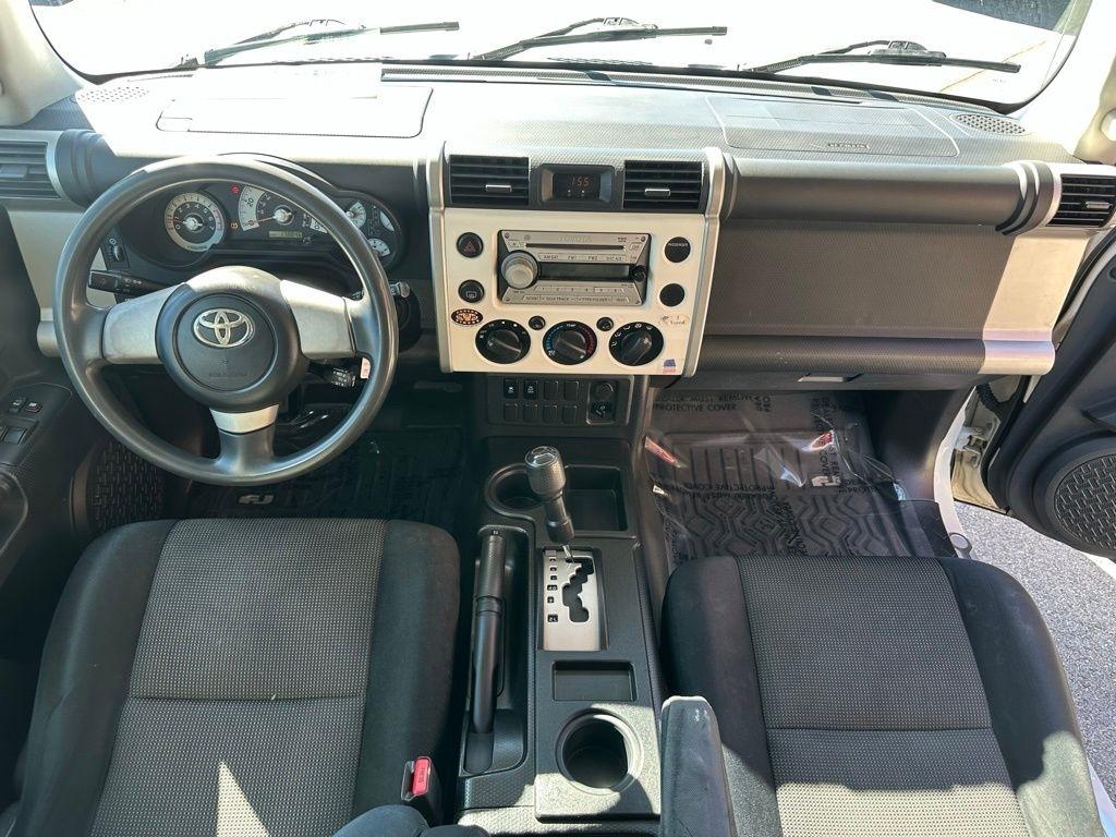 Toyota FJ Cruiser RWD 4dr Auto (Natl) 2010