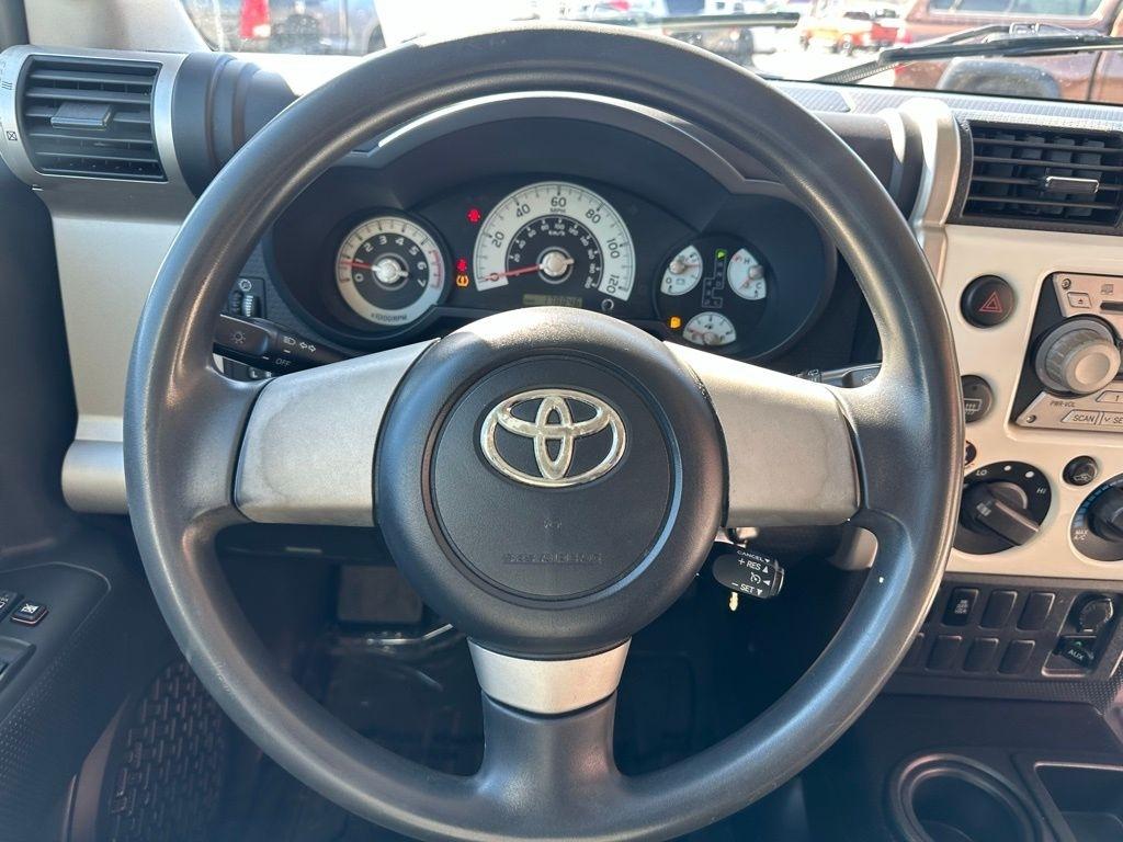 Toyota FJ Cruiser RWD 4dr Auto (Natl) 2010