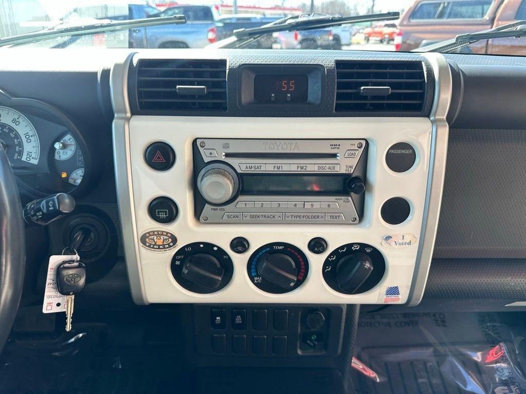 Toyota FJ Cruiser RWD 4dr Auto (Natl) 2010