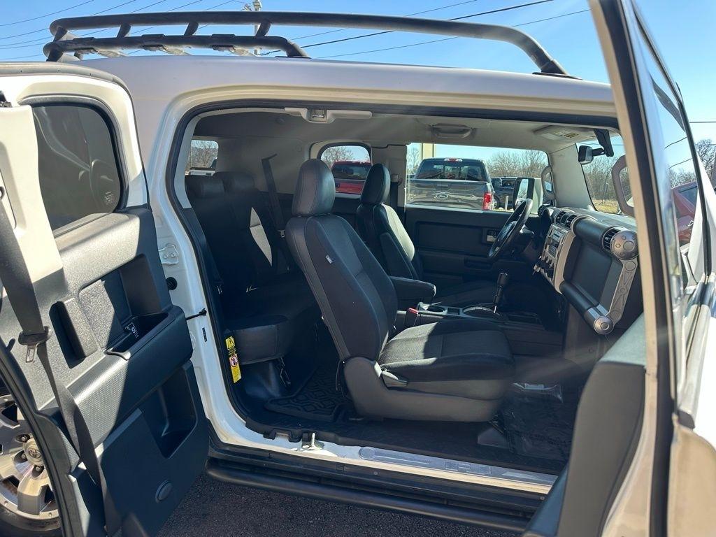 Toyota FJ Cruiser RWD 4dr Auto (Natl) 2010