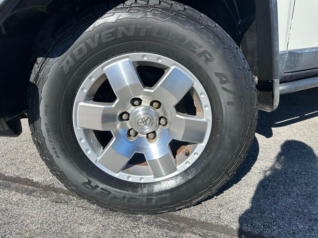 Toyota FJ Cruiser RWD 4dr Auto (Natl) 2010