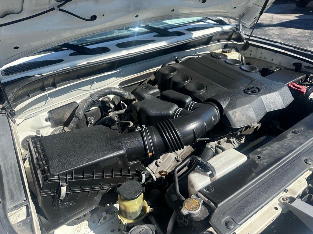 Toyota FJ Cruiser RWD 4dr Auto (Natl) 2010