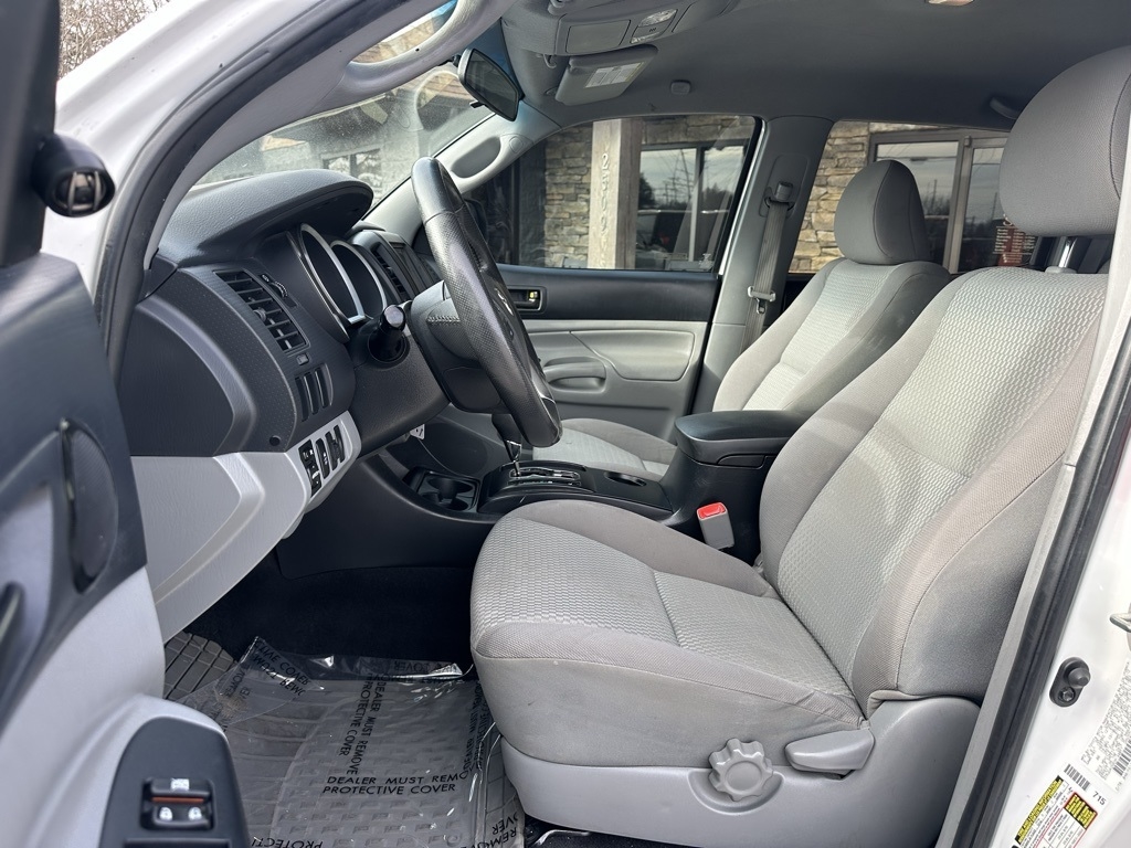 Toyota Tacoma 2WD Double Cab V6 AT PreRunner (Natl) 2013