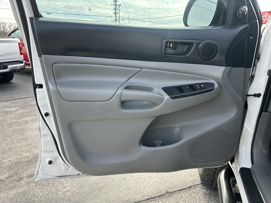 Toyota Tacoma 2WD Double Cab V6 AT PreRunner (Natl) 2013