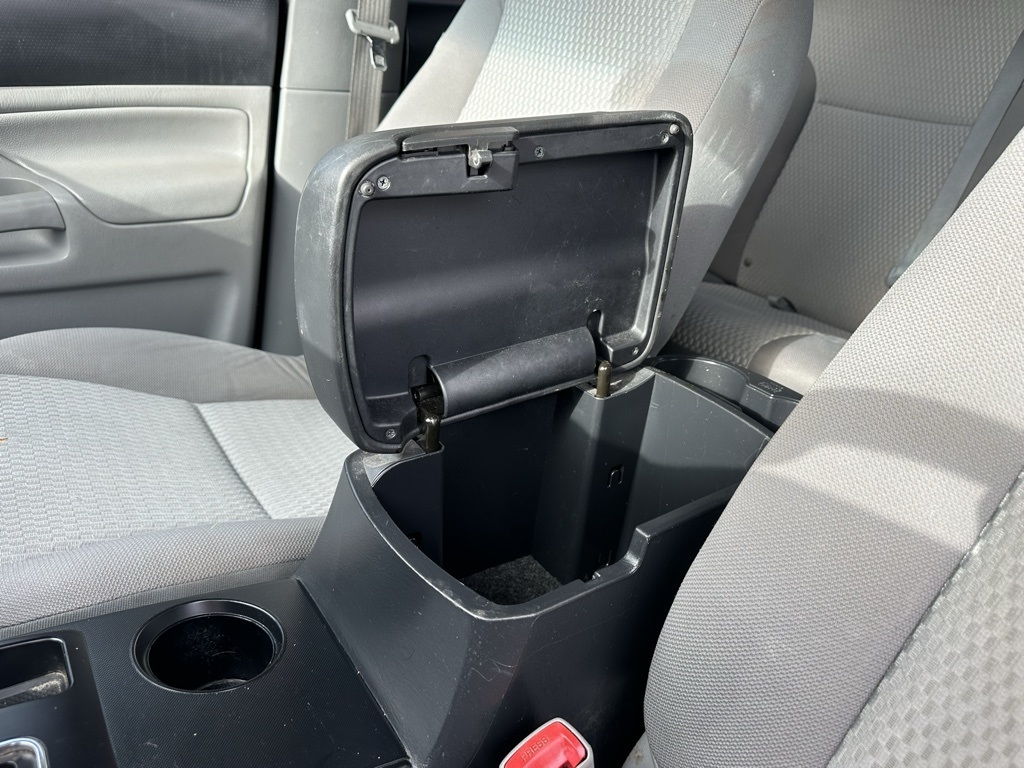 Toyota Tacoma 2WD Double Cab V6 AT PreRunner (Natl) 2013