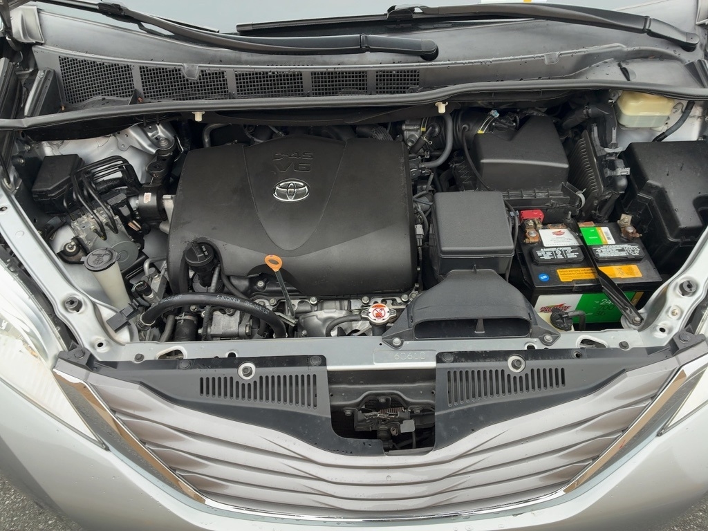 Toyota Sienna XLE Auto Access Seat FWD 7-Passenger (Natl) 2017