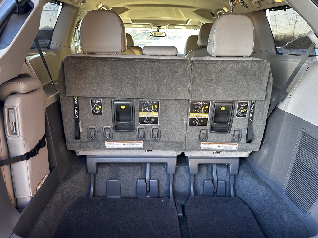 Toyota Sienna XLE Auto Access Seat FWD 7-Passenger (Natl) 2017