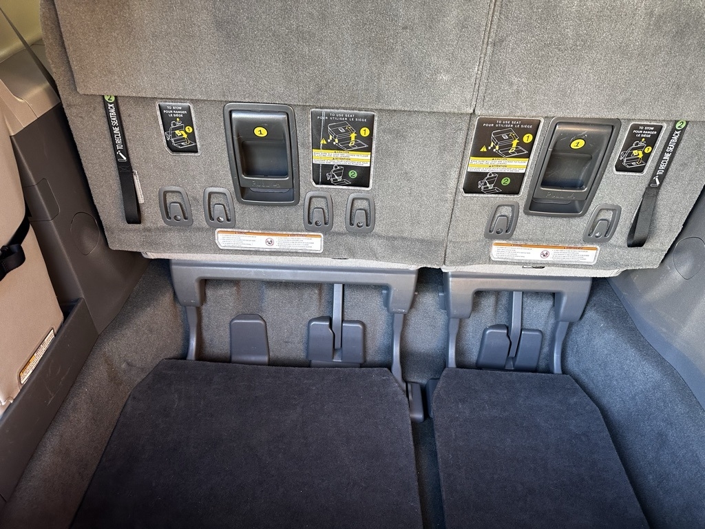 Toyota Sienna XLE Auto Access Seat FWD 7-Passenger (Natl) 2017