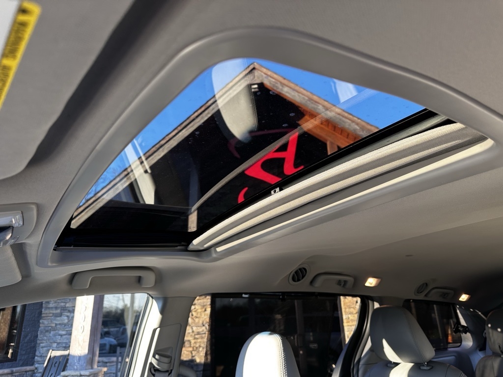 Toyota Sienna XLE Auto Access Seat FWD 7-Passenger (Natl) 2017