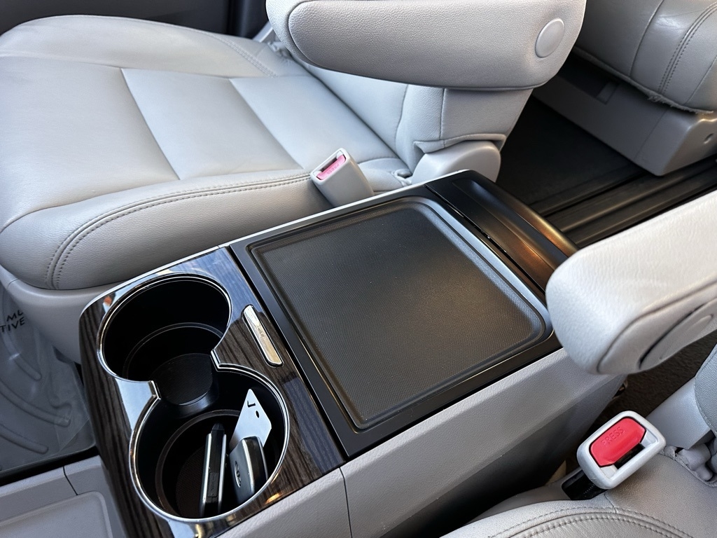 Toyota Sienna XLE Auto Access Seat FWD 7-Passenger (Natl) 2017