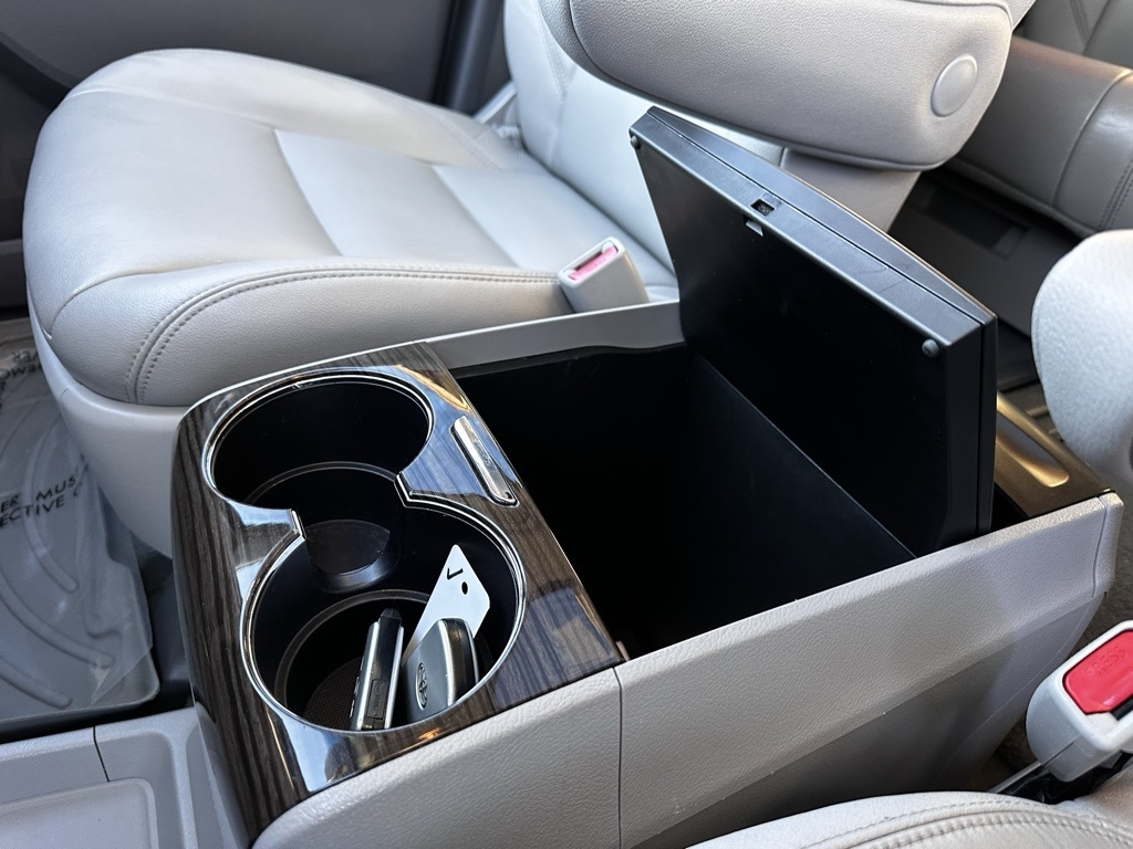 Toyota Sienna XLE Auto Access Seat FWD 7-Passenger (Natl) 2017