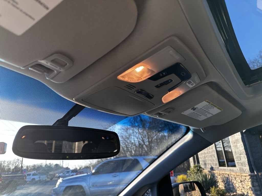 Toyota Sienna XLE Auto Access Seat FWD 7-Passenger (Natl) 2017